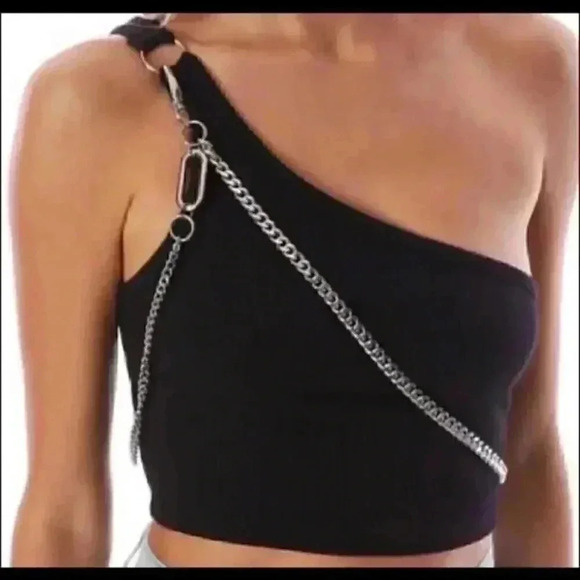 Emma & Sam Tops - ⭐️ New with tags LF emma and Sam size xs black shirt with chains